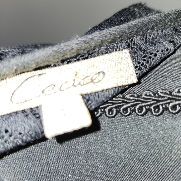 Elegant Black Cardigan - Picture 3 of 3